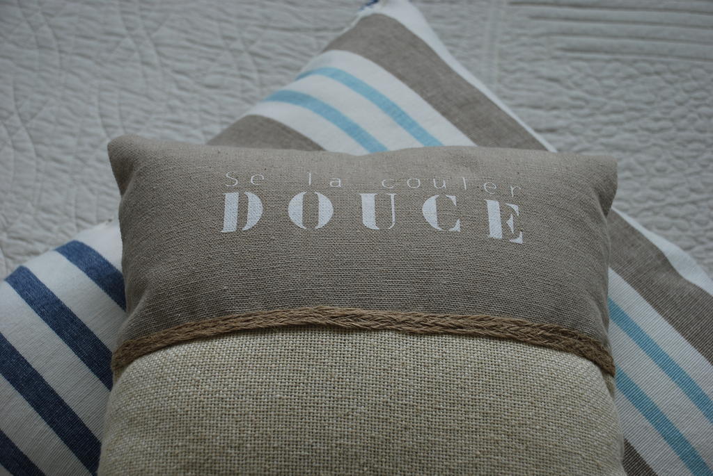 Roulotte Gites O Bien-Etre Massage Spa Sejour Bien-Etre En Hebergement Insolite Roulotte Karantez Ou En Gites Melon Ou Yock A 800 M Des Plages Maison D'Hote Drogou Порсподе Номер фото